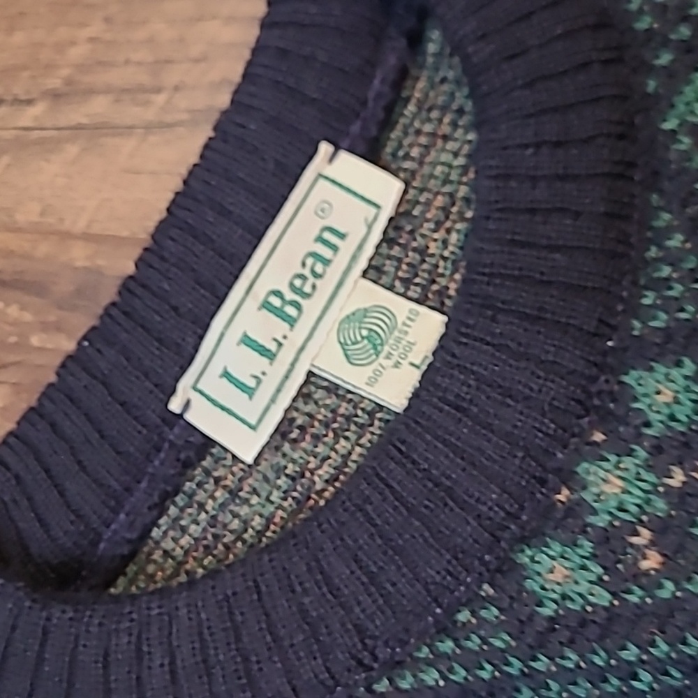 L.L. Bean Men's Navy Winter Holiday Wool Sweater Snowflakes l - Picture 5 of 6